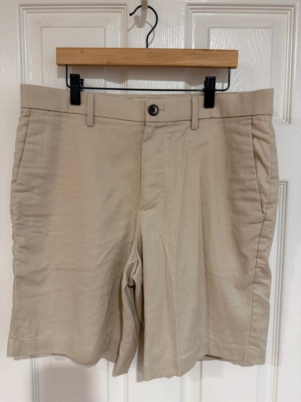 Banana Republic Men’s Linen Beige Blend Shorts, Size 31, 9 inch short